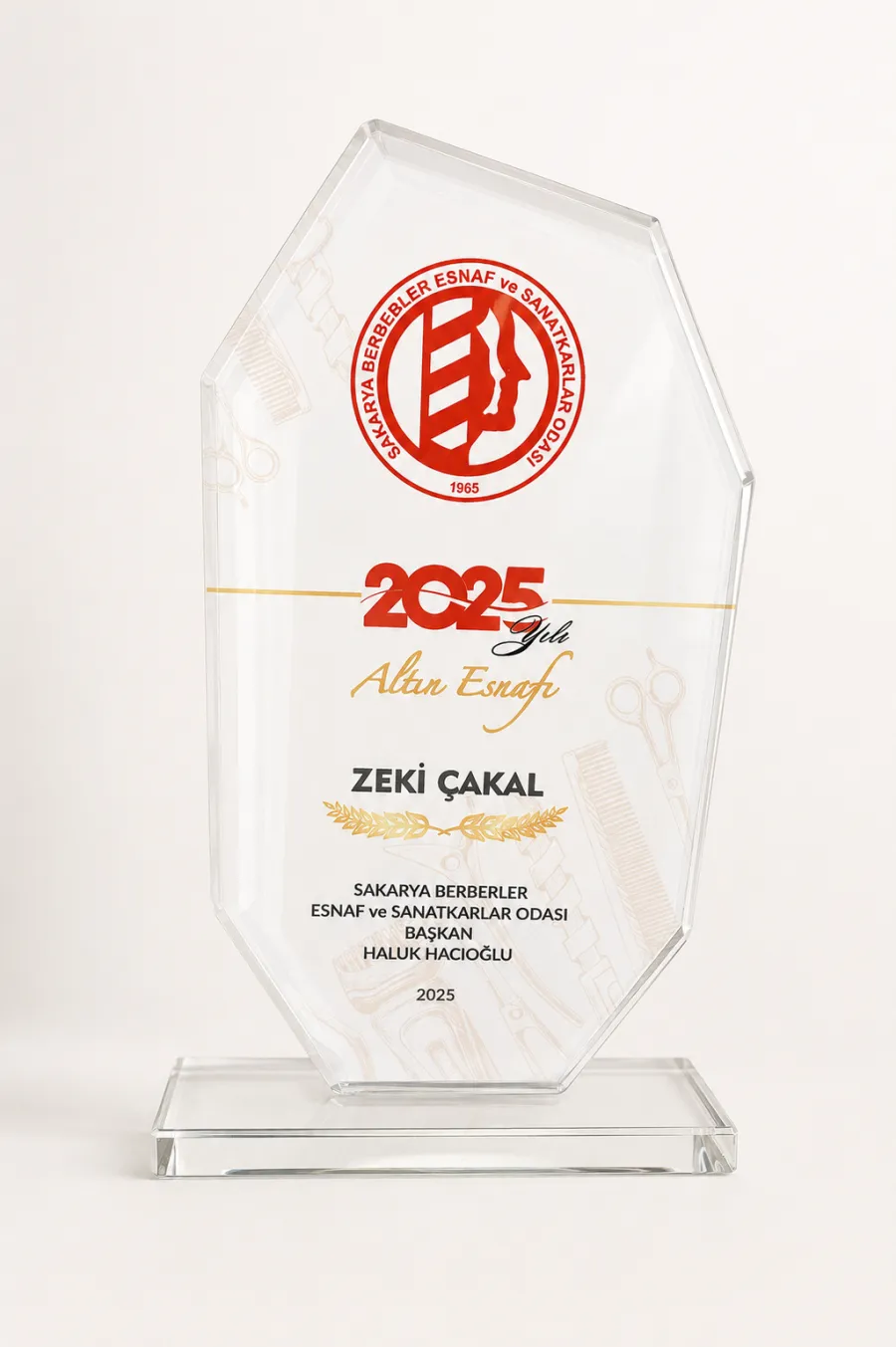 Zeki Çakal adına verilen 2025 Altın Esnaf ödülü